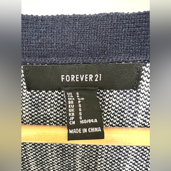 Forever 21 Women's Navy Blue White Stripes V Neck Cardigan 5 Buttons Size S - Picture 7 of 11